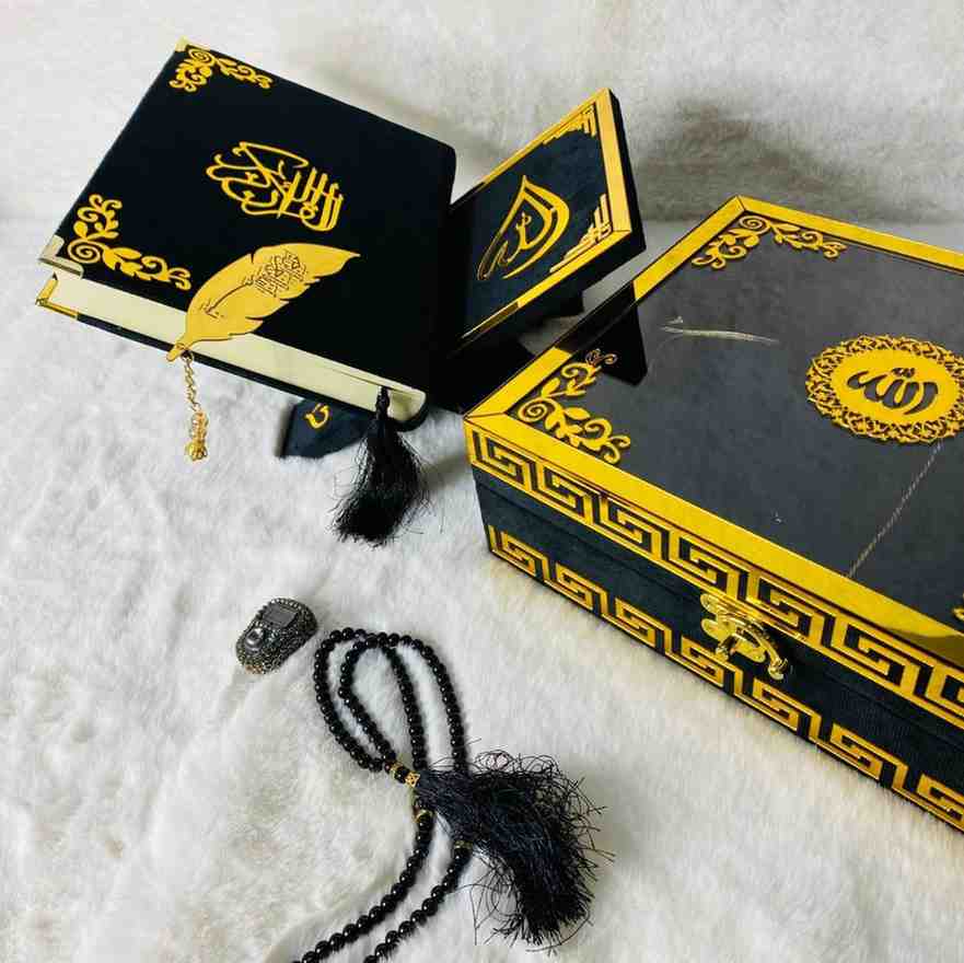 Quran e Pak With Translation (63B)