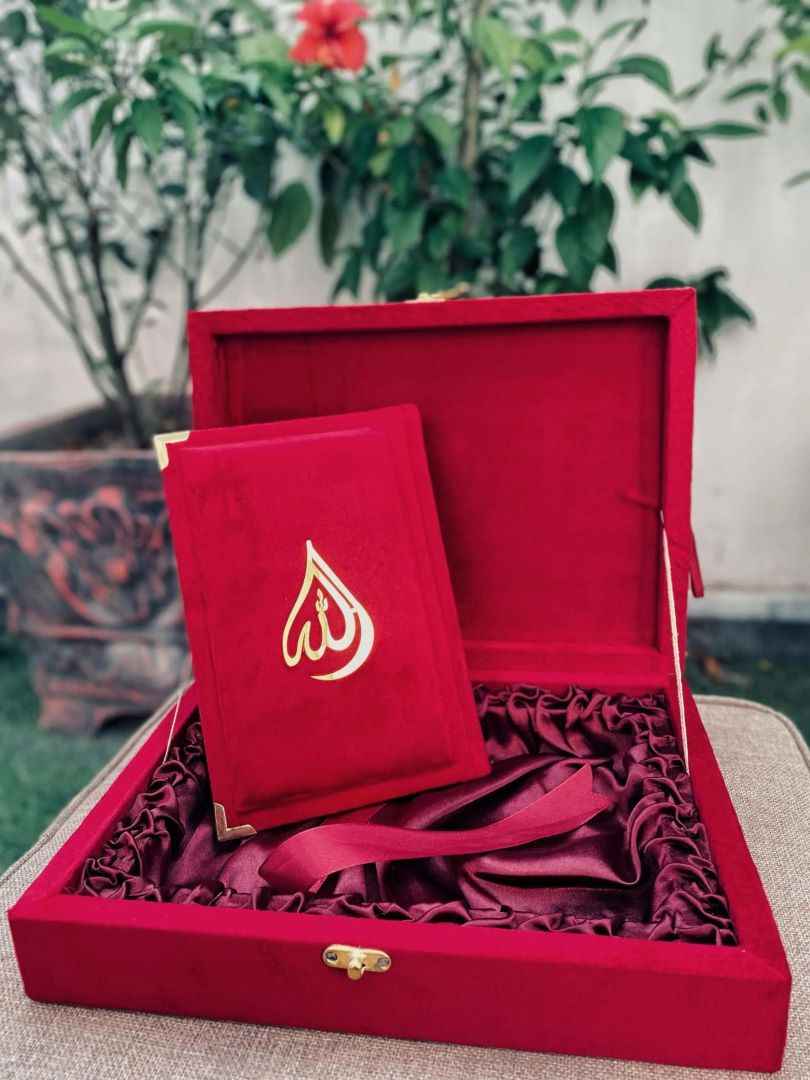 16 Line  ,  16 Line Jatvedi Quran e Pak , Quran e Pak , quran e kareem , 16 Line Tajveedi Quran , Tajveedi Quran , al quran ul Kareem , Quran e Kareem , Quran Majeed , Kalamullah ,  Kalam e Pak , Gift Quran ,  Hafizi Quran , Furr Quran , Furr Fabrice Quran , Gift , Pocket Quran , With Translation Quran , Pocket Quran e Pak , Color Full Quran , With Translation , With Out Translation 
Wooden Box , Quran with Box , Velvet Quran e Pak 