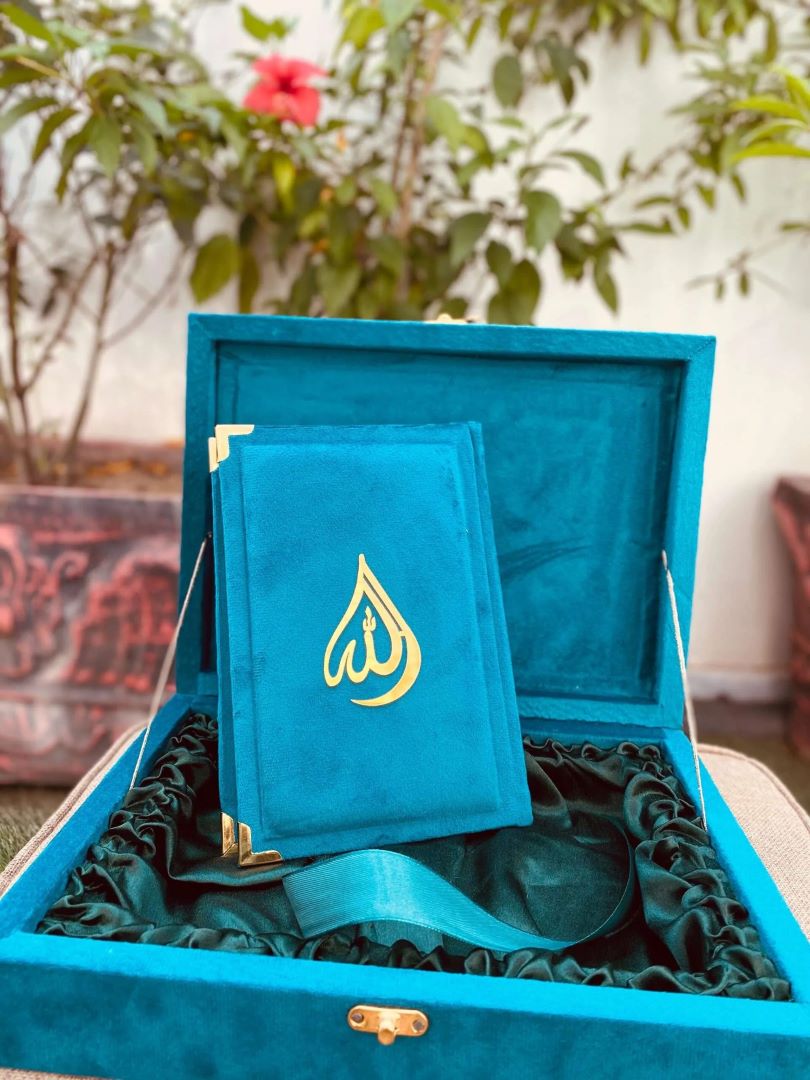 16 Line  ,  16 Line Jatvedi Quran e Pak , Quran e Pak , quran e kareem , 16 Line Tajveedi Quran , Tajveedi Quran , al quran ul Kareem , Quran e Kareem , Quran Majeed , Kalamullah ,  Kalam e Pak , Gift Quran ,  Hafizi Quran , Furr Quran , Furr Fabrice Quran , Gift , Pocket Quran , With Translation Quran , Pocket Quran e Pak , Color Full Quran , With Translation , With Out Translation 
Wooden Box , Quran with Box , Velvet Quran e Pak 