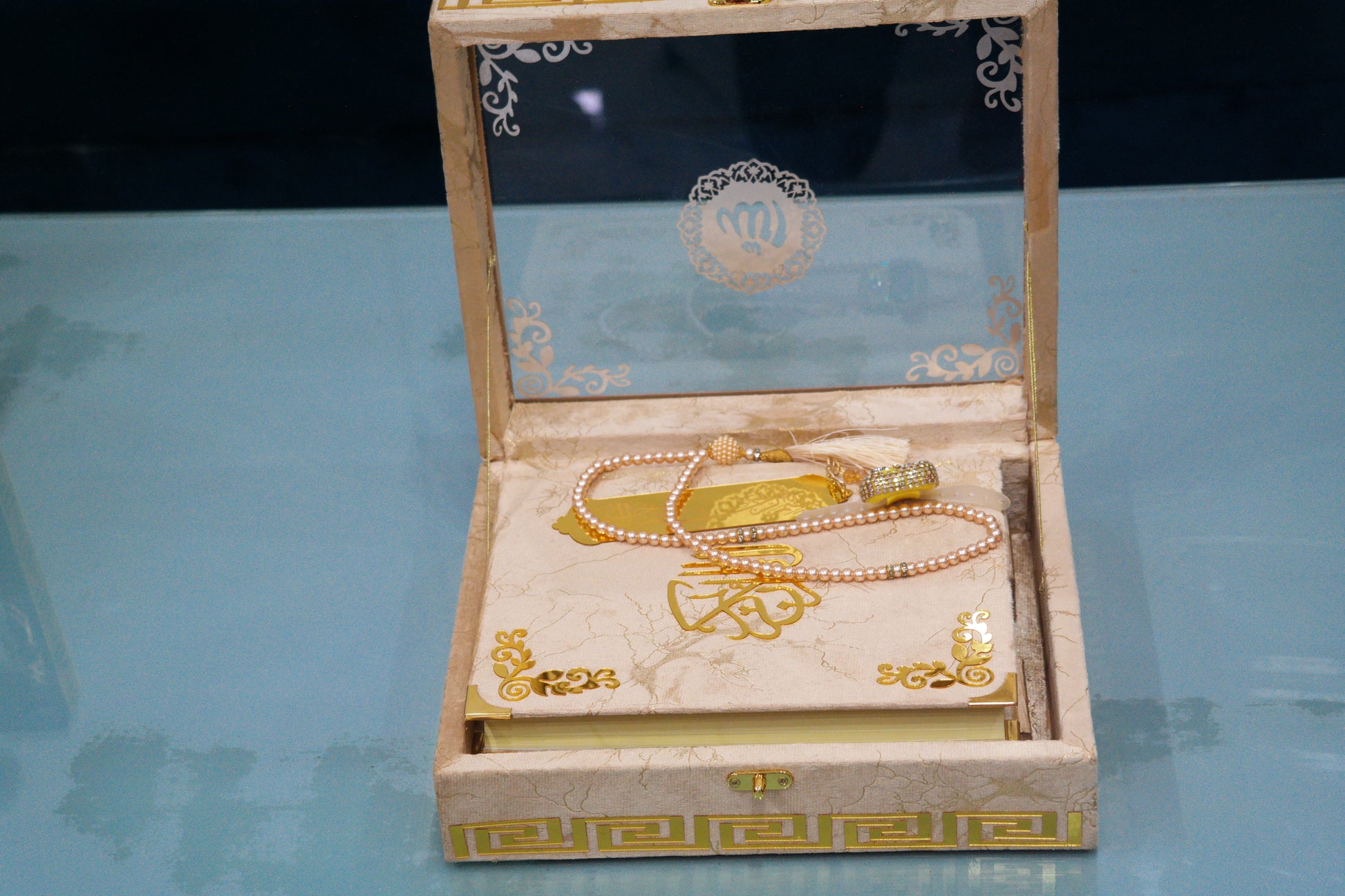 Quran e Pak Tajweedi Large Acrylic velvet (20SP) Golden