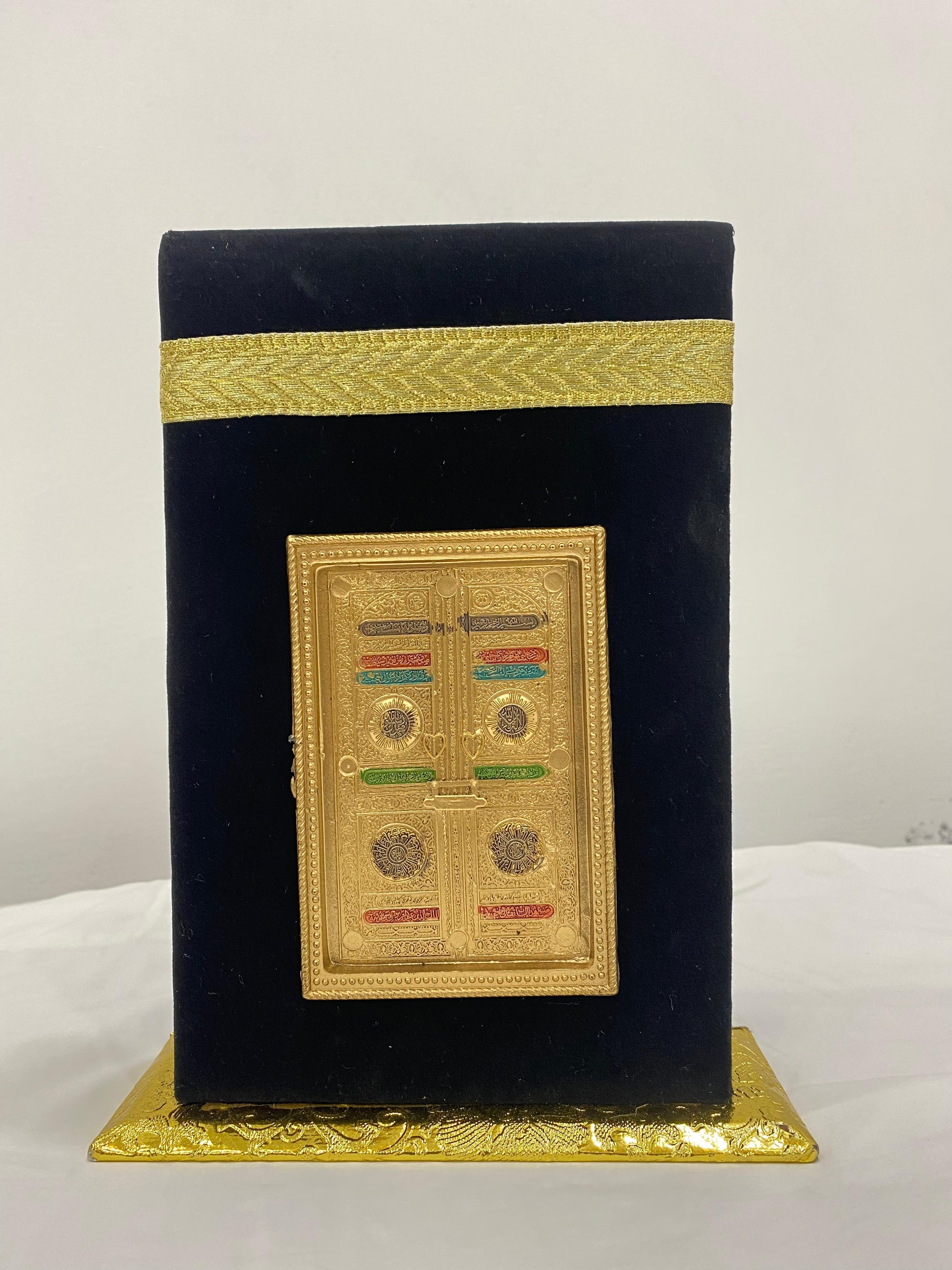 Khana Kabbah door stand box velvet tajweedi (76KB)