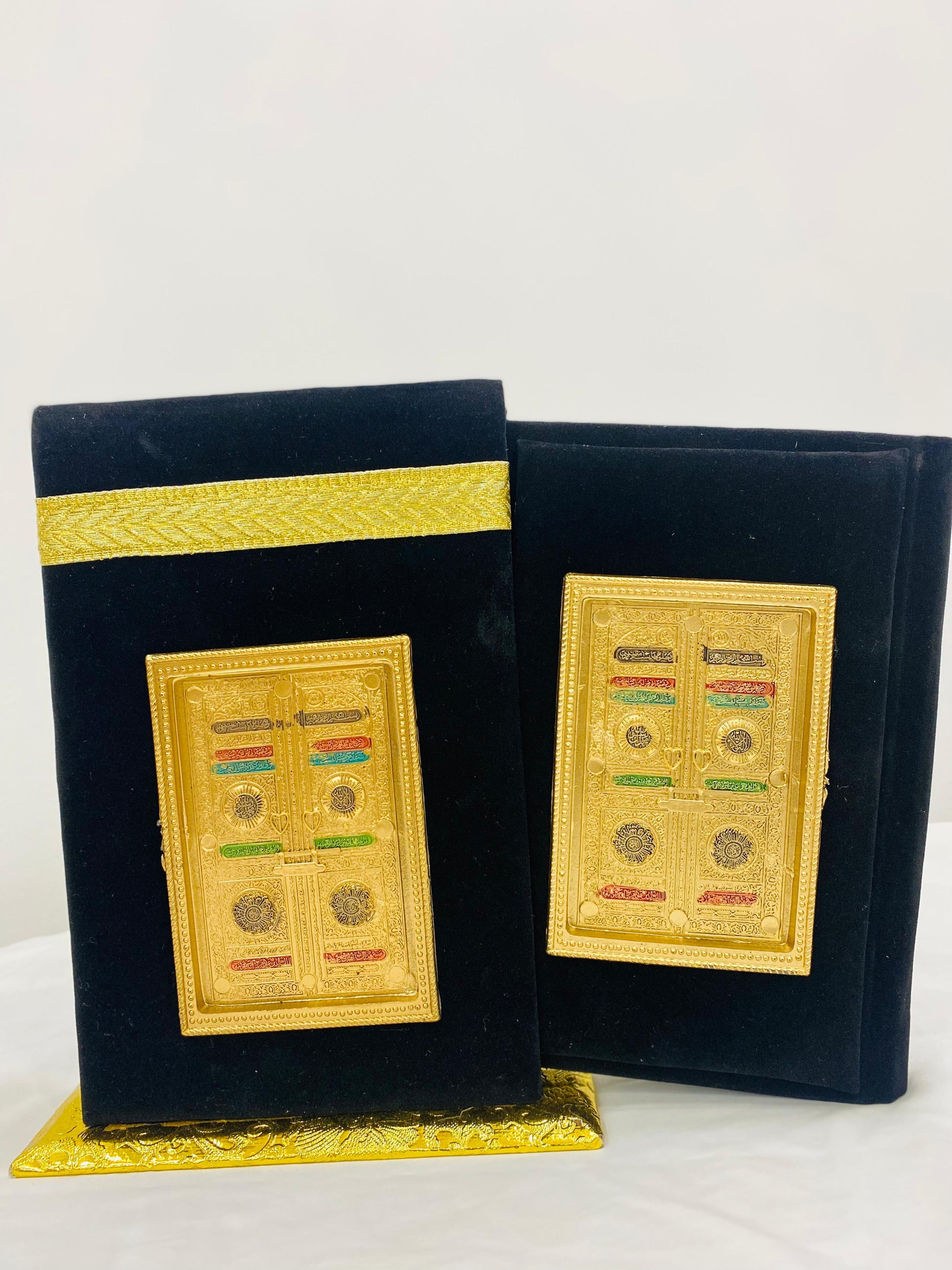 Khana Kabbah door stand box velvet tajweedi (76KB)